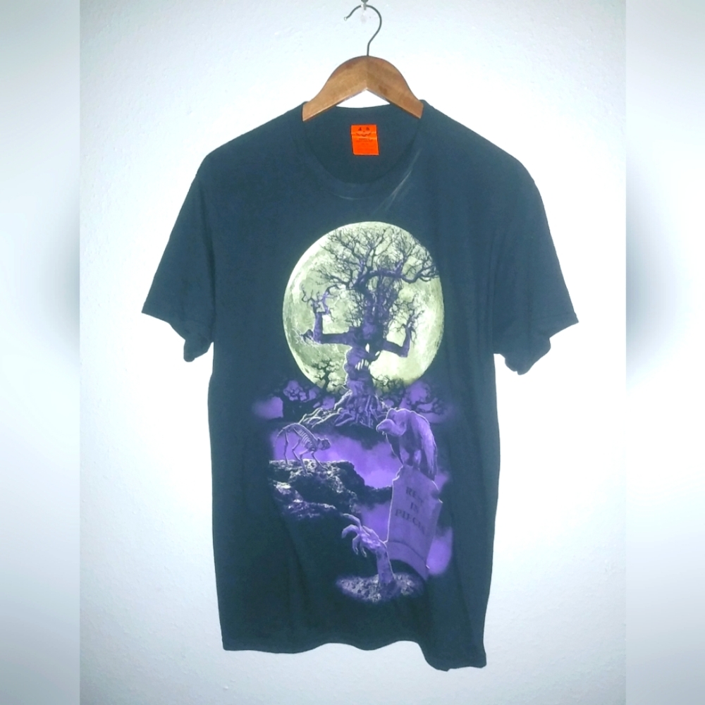 Happy Halloween M Scary Tree in Moonlight Purple Black T-Shirt Top